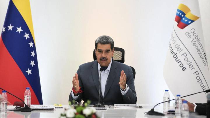 Nicolás Maduro despliega 4,5 millones de milicianos en toda Venezuela, tras aumento de recompensa de EE. UU. por su captura