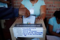 Opositor Reyes Villa pide a los bolivianos que voten "para fortalecer la democracia"