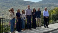 Los Reyes visitan las zonas afectadas por los incendios en Extremadura