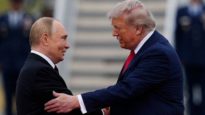 For Trump and Putin, handshakes on a red carpet and a joint limo ride, then an abrupt ending