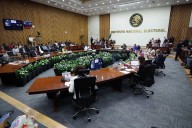 Entrega INE constancias a candidaturas declaradas como no elegibles
