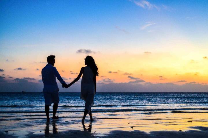 Qué es una relación TIL y por qué hay cada vez más parejas interesadas