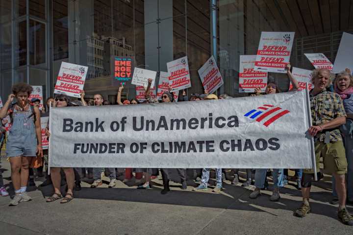Bank CEOs Rake In Big Profits as Wall Street Ramps Up Fossil Fuel Financing