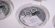 Banxico celebra 100 años con moneda de plata y billetes conmemorativos