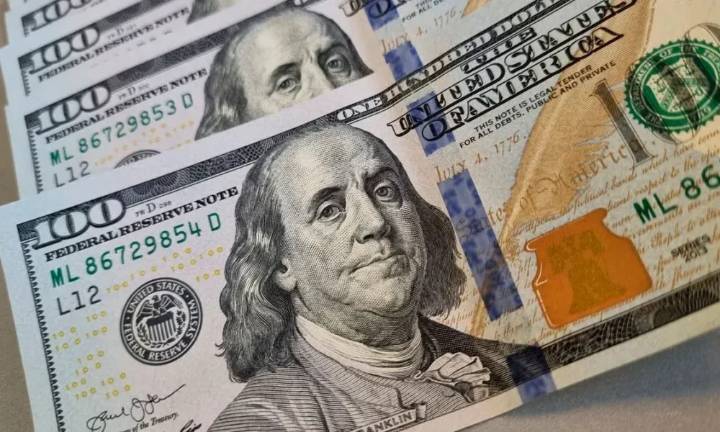 Precio del dólar del 20 de agosto saltó a más de 138 bolívares
