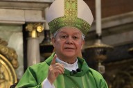 Obispo de Puebla ora por víctimas de violencia; feligrés sufre infarto durante misa en Catedral