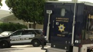 Investigan homicidio y hallazgo de posibles explosivos en Pleasanton