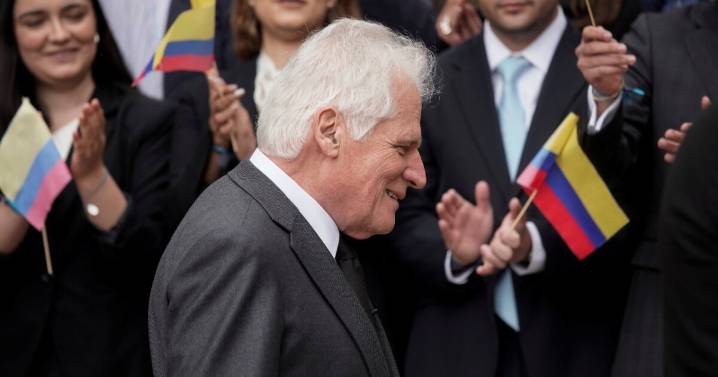 “Hijo amado, yo me haré cargo”: Miguel Uribe anuncia precandidatura presidencial tras asesinato de su hijo