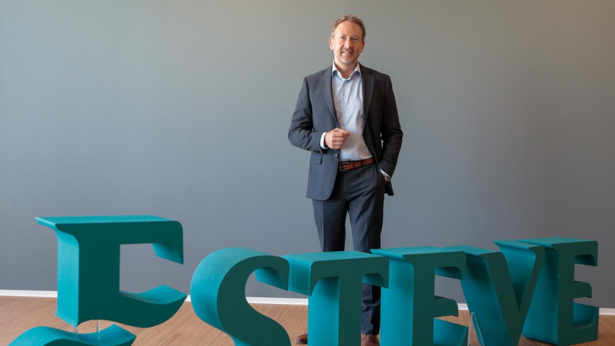 Esteve fabricará en EE.UU. tras la compra de Regis Technologies