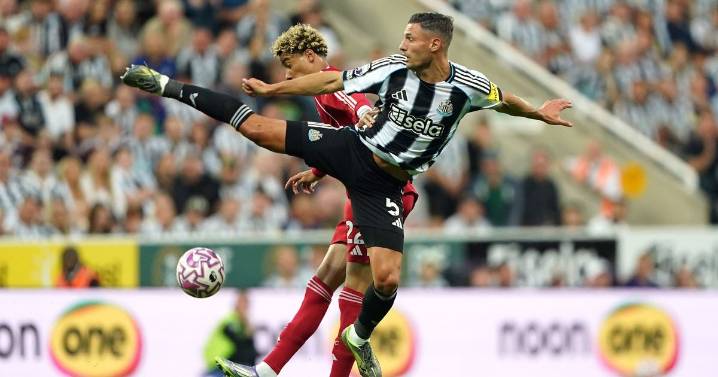 Mixed Newcastle United injury news for Leeds United trip as key man ruled out