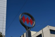 Metro de Santiago cierra 4 estaciones de Línea 1 por persona en la vía: así funciona el servicio hoy