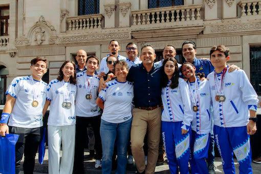 Reconoce alcalde a deportistas que participaron en Olimpíada Nacional