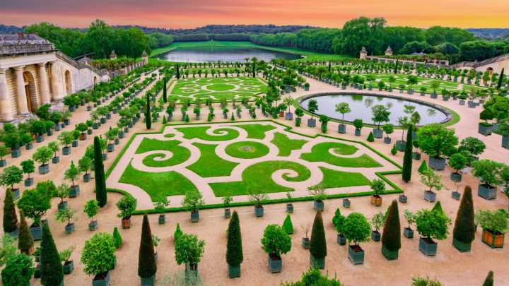 How To Give Your Landscape Edging A French Feel