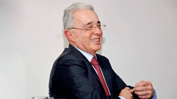 Álvaro Uribe anuncia sus primeras actividades públicas tras recibir la boleta de libertad
