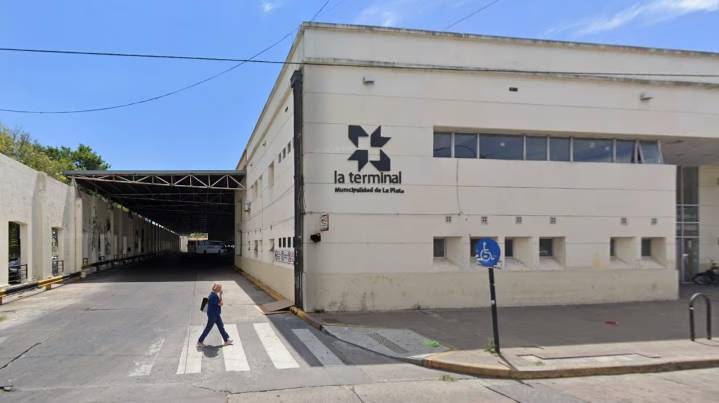 Hombre murió en un micro de larga distancia y pasajeros viajaron con el cuerpo varios kilómetros en Argentina