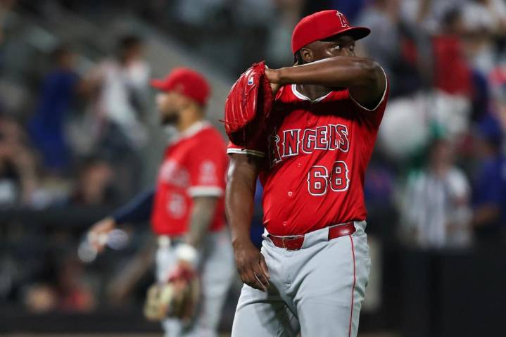 Angelinos llaman a José Fermín de la Triple A para duelo ante Atléticos