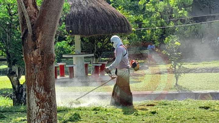 Otorgan mantenimiento periódico a las instalaciones del Parque Ecológico