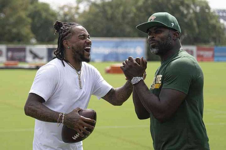 Vick, Jackson reunite in Philadelphia