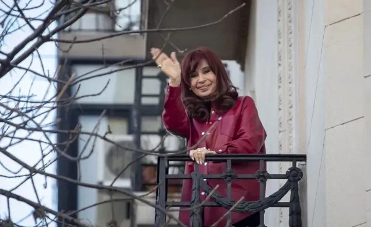 Cristina Kirchner pide frenar el decomiso de sus bienes por el caso Vialidad y anular la decisión