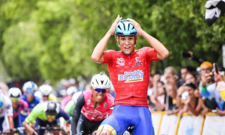 Edward Ayala suma segunda victoria en Vuelta a la Juventud