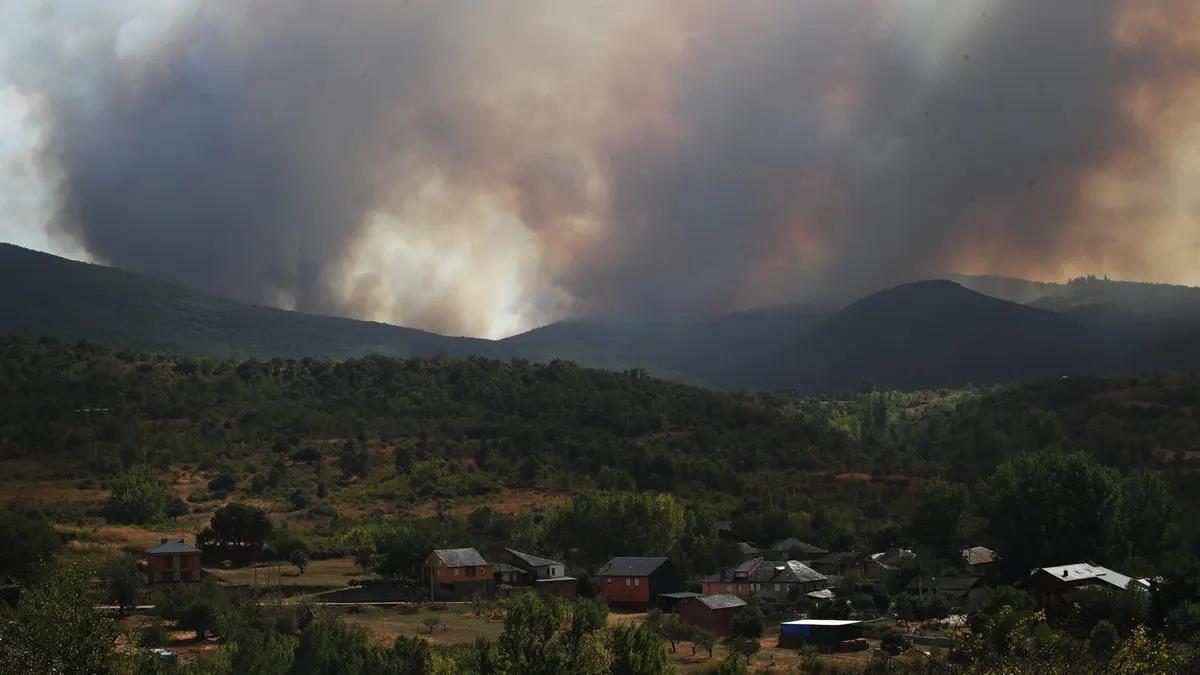 Los incendios en Las Médulas y Zamora obligan a desalojar a más de 800 vecinos