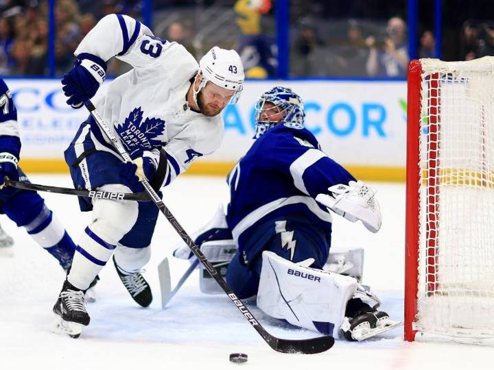 Ex-Maple Leaf, two-time Stanley Cup champ officially retires