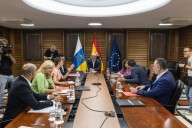 Canarias critica que solo hayan salido a la península 30 de los 1.320 menores que han llegado a las islas