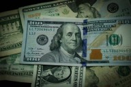Dólar en Colombia alcanzó a tocar un mínimo de $3.993 este fin de semana, pero se mantiene sobre los $4.000