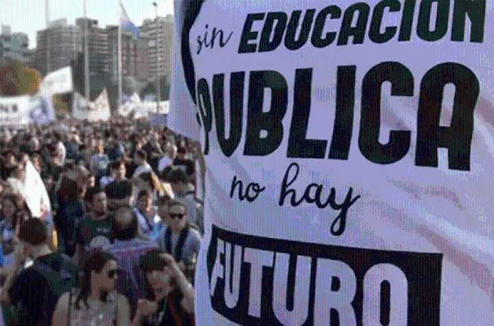 Docentes universitarios continuarán con el paro