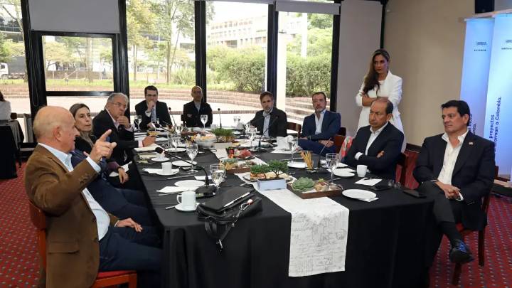 Líderes empresariales, llamados a lograr que el país siga viendo futuro