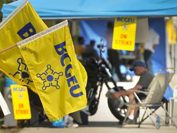 B.C. government workers issue strike notice: What you need to know