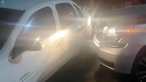Participan tres vehículos en accidente