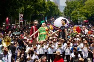 Calenda alegra la Alameda y el Zócalo