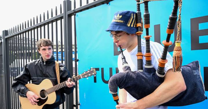 Oasis fans from across the world 'thrilled' as they arrive in Edinburgh ahead of Murrayfield gig