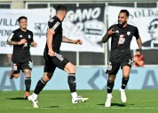 ¿Se acabaron las polémicas? Riestra goleó, gustó y está arriba: hizo un gol de arco a arco y suma una imposible racha de local