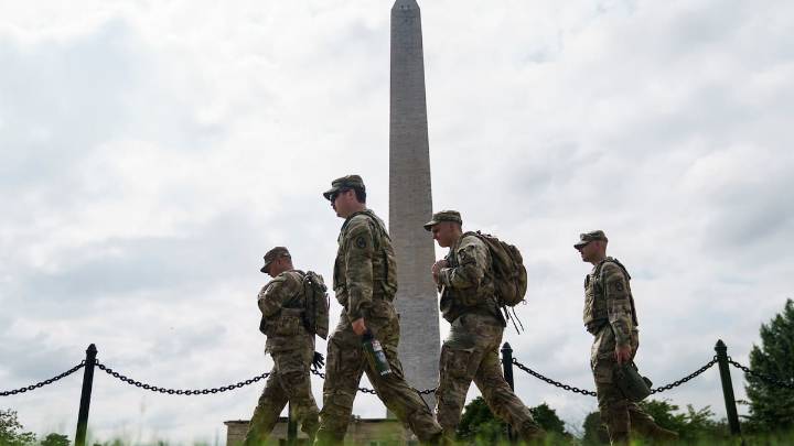 El Gobierno de Trump permitirá que la Guardia Nacional lleve armas durante su despliegue en Washington
