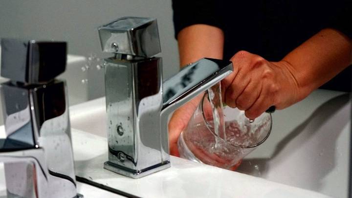 Inquietud en varios pueblos palentinos por los "elevados" niveles de nitratos en el agua para consumo