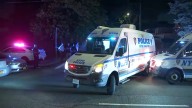 NYPD: agentes fuera de servicio balean hombre en Staten Island