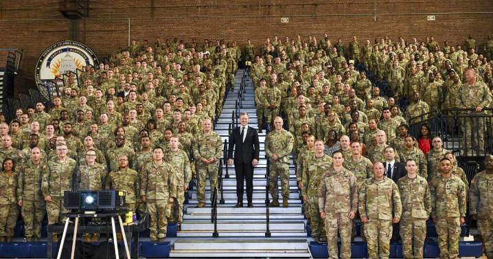 Trump's takeover of Washington law enforcement begins as National Guard troops arrive