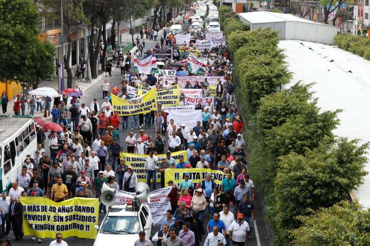 Avanza diálogo entre transportistas y CDMX; van por aumento a la tarifa