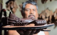 Huaracheros de Yalálag se defienden del plagio; acusan regateo