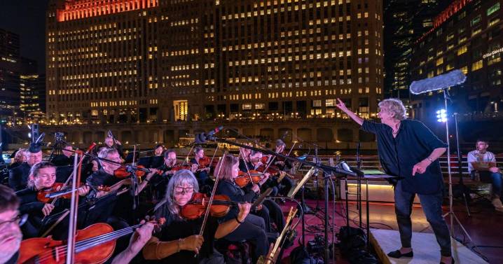 Music of the Baroque brings Handel’s “Hallelujah” to the Chicago River