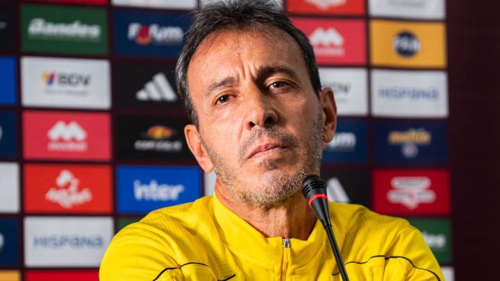 "Ellos deben decidir": 'Bocha' Batista sobre dos futbolistas de la Vinotinto que jugaban en Europa y regresaron al FUTVE