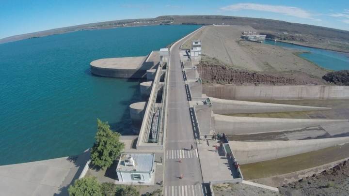 El Gobierno nacional inició la privatización de las represas hidroeléctricas de Neuquén