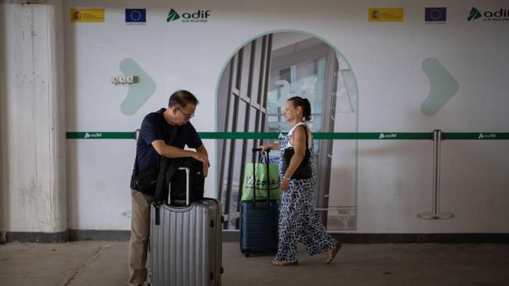 Primeras reacciones tras la reapertura de la línea ferroviaria Madrid-Galicia: “Es una buena noticia, pero necesitamos que el servicio esté a la altura”