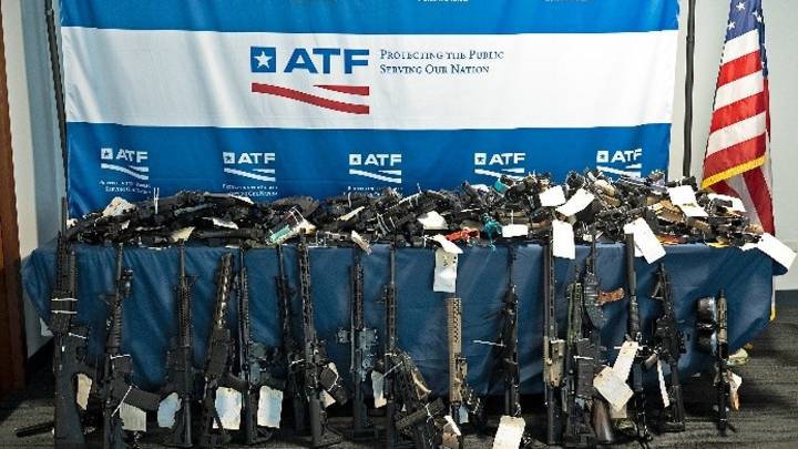 Feds recover 171 guns, charge 41 in Chicago