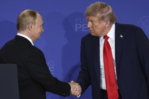 Ukraine's Zelenskyy to meet Trump on Monday after US-Russia summit secured no peace agreement