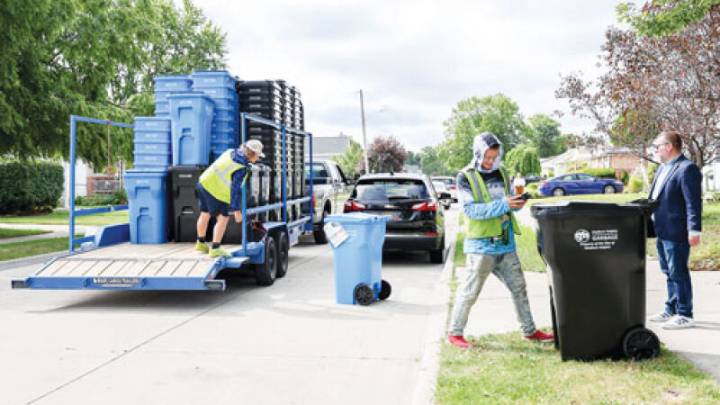 Madison Heights delivers 20,000-plus carts for curbside pickup