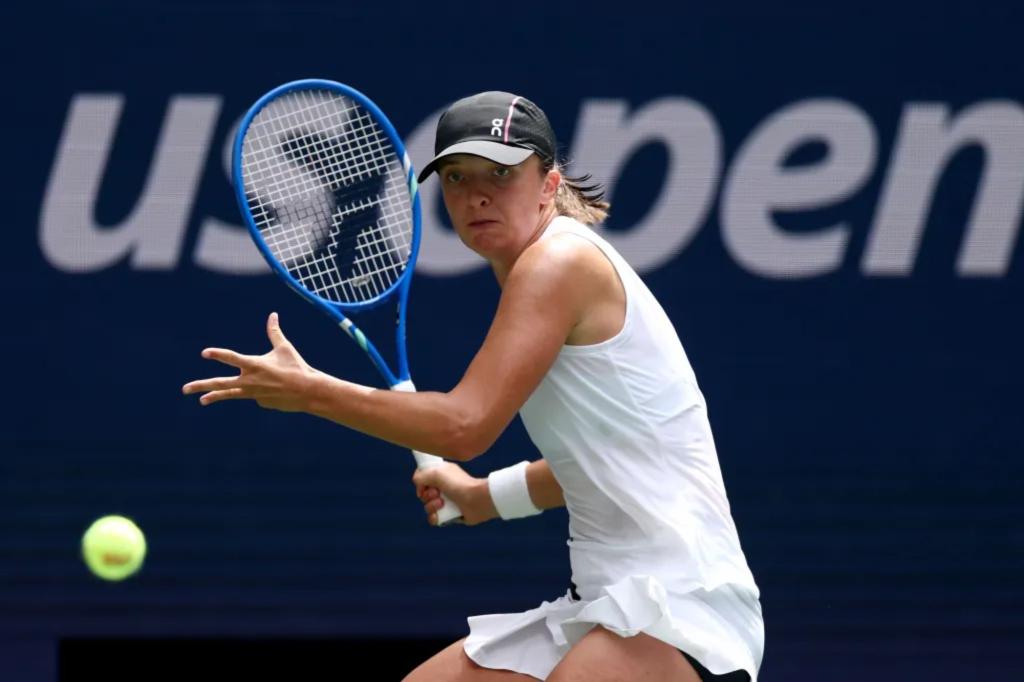 Iga Swiatek fends off Suzan Lamens to advance at US Open