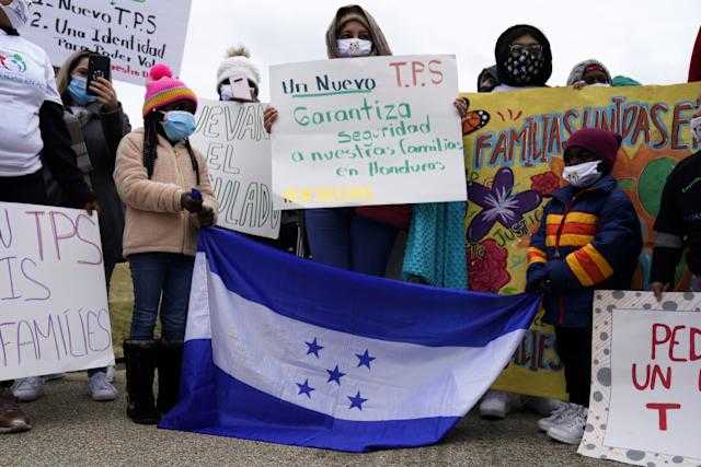 Corte Federal escucha desafío a terminaciones del TPS